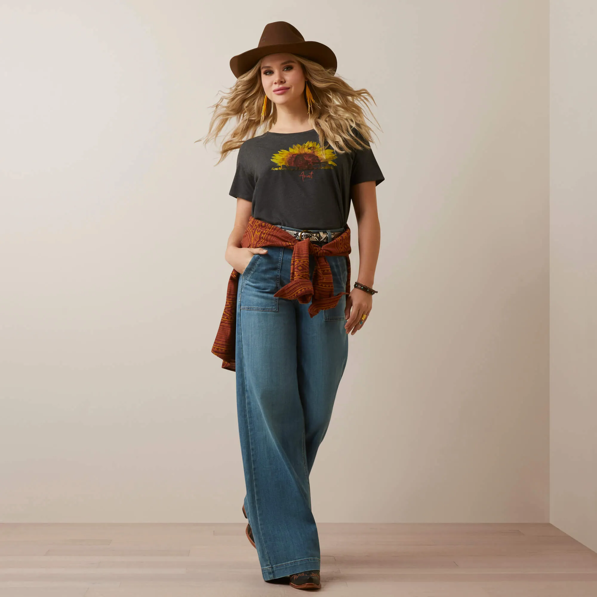 Ariat Women's Sunflower Cow Graphic T-Shirt